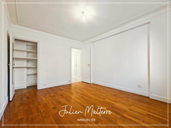 Appartement lumineux 4 pièces 86 m2 SAINT-ETIENNE, 2 chambres possible 3, garage et cave