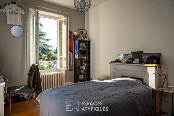 Maison bourgeoise années 30 avec jardin arboré et piscine