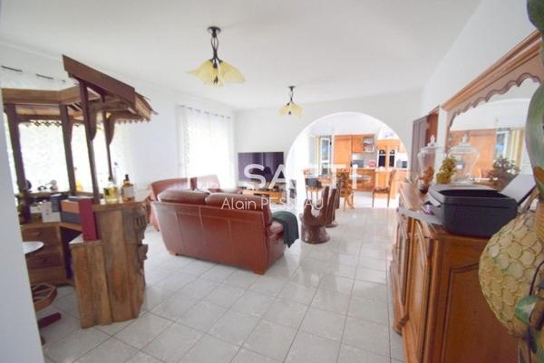 Magnifique maison secteur Petite-Île vue mer