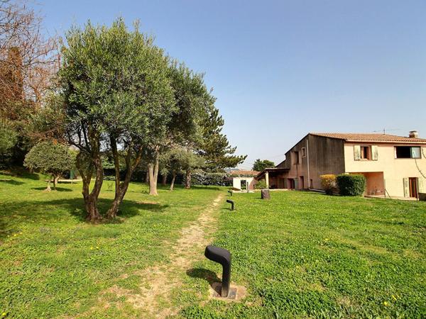 Maison 5 pièces à vendre à Sauveterre - Rare sur le marché