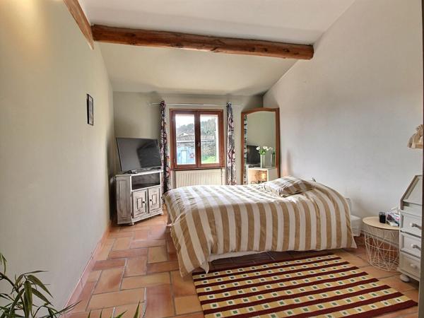 Maison 5 pièces à vendre à Sauveterre - Rare sur le marché