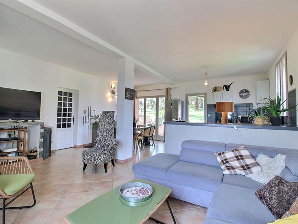 Maison 5 pièces à vendre à Sauveterre - Rare sur le marché