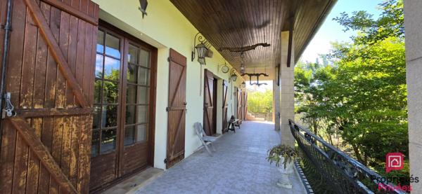 SAINT MEDARD EN JALLES - Maison familiale avec sous-sol intégral, dépendance aménagée et jardin arboré