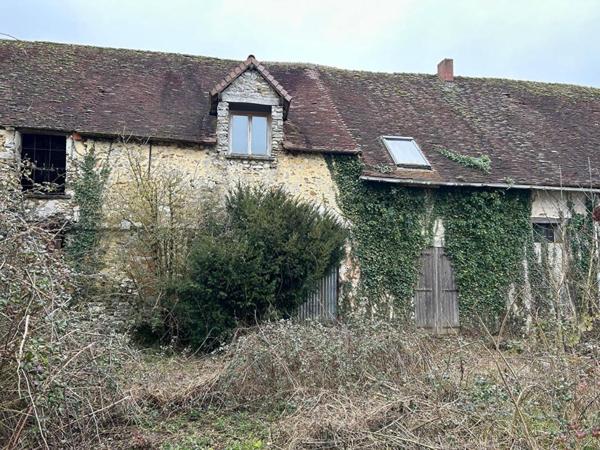 CORPS DE FERME 300 m2  PRIX 115 000