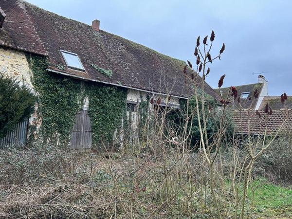 CORPS DE FERME 300 m2  PRIX 115 000