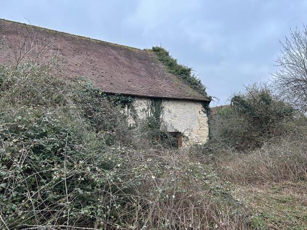 CORPS DE FERME 300 m2  PRIX 115 000