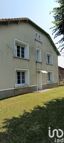 Maison de village 4 pièces de 142 m² à Anché (86700)