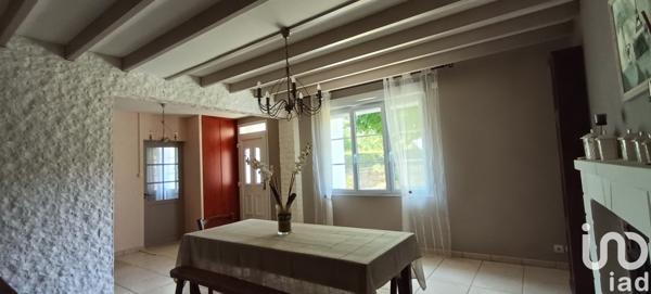 Maison de village 4 pièces de 142 m² à Anché (86700)