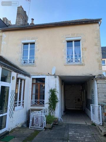 Maison de ville à vendre à Mamers dans la Sarthe (72600), ref : 13873/889AC   
Hyper Centre ville