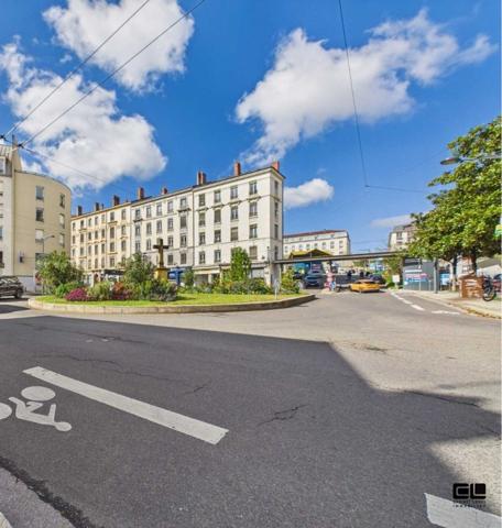 APPARTEMENT T4 A VENDRE - CALUIRE ET CUIRE - 84 m 2 - 334 000 €