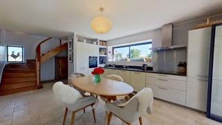 Ferme rénovée de 237m² avec dépendances sur un terrain de 5400m²