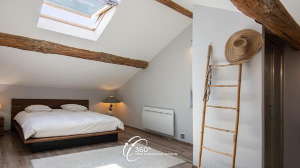 Ferme rénovée de 237m² avec dépendances sur un terrain de 5400m²