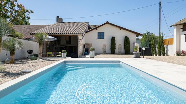 Ferme rénovée de 237m² avec dépendances sur un terrain de 5400m²