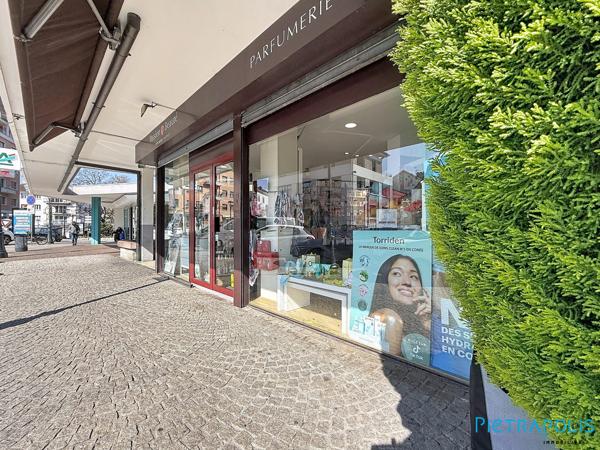 LOCAL COMMERCIAL A VENDRE A SAINT JULIEN EN GENEVOIS
