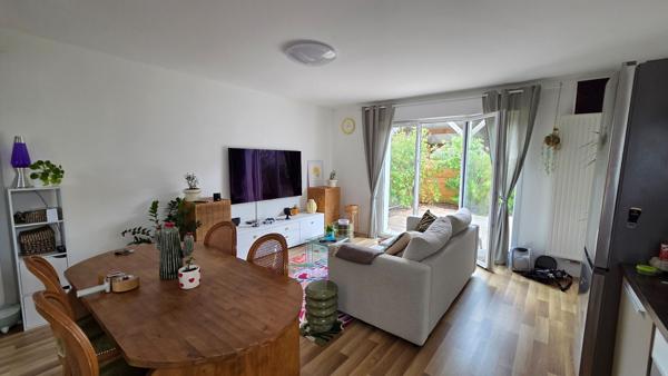 APPT type MAISON DE VILLE - BEGLES - 3 pièce(s) - 69 m2