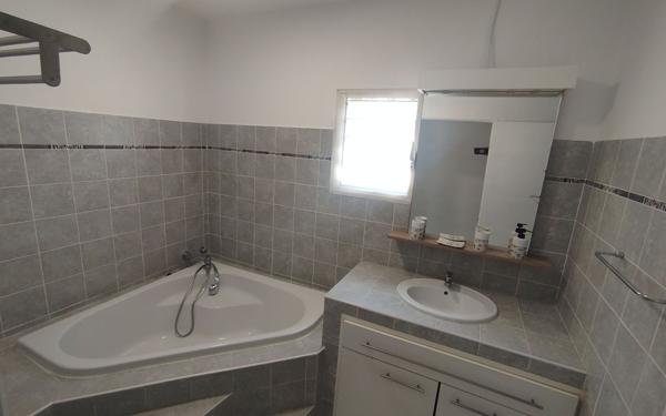 Maison à louer    4 pièces •  Saint-Pierre