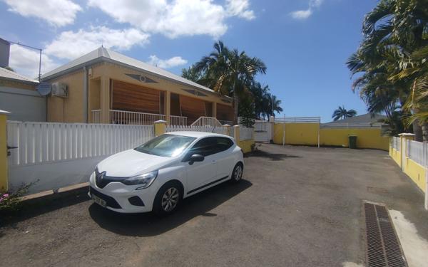 Maison à louer    4 pièces •  Saint-Pierre