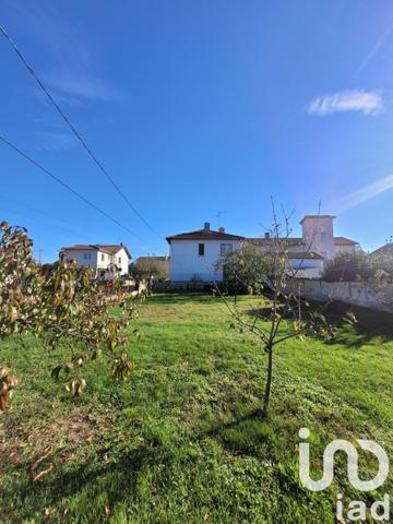 Maison traditionnelle 3 pièces de 70 m² à Riorges (42153)