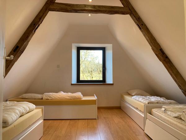 Propriété de caractère, 2 maisons en pierre parfaitement rénovées, avec piscine, dépendances et terrain 1 Ha