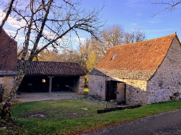 Propriété de caractère, 2 maisons en pierre parfaitement rénovées, avec piscine, dépendances et terrain 1 Ha