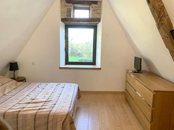 Propriété de caractère, 2 maisons en pierre parfaitement rénovées, avec piscine, dépendances et terrain 1 Ha