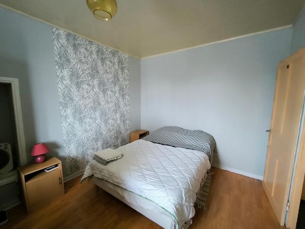 Grande maison de famille avec possibilité de commerce