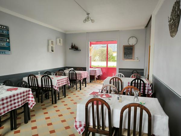 Grande maison de famille avec possibilité de commerce