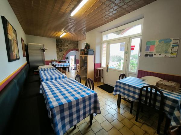 Grande maison de famille avec possibilité de commerce