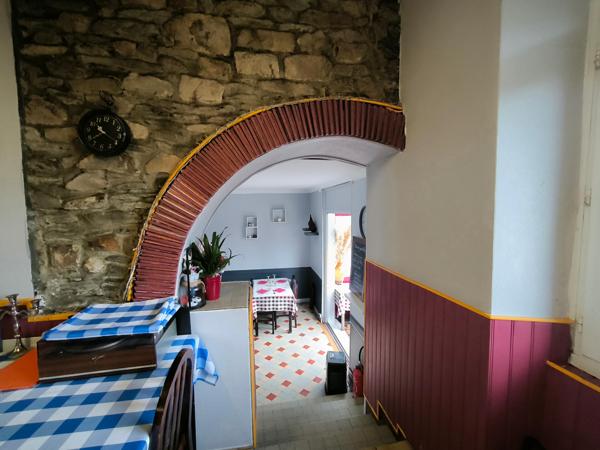 Grande maison de famille avec possibilité de commerce