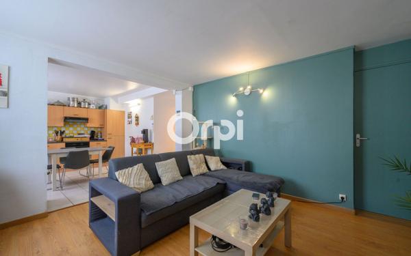 Immeuble à vendre    7 pièces •  Maubeuge