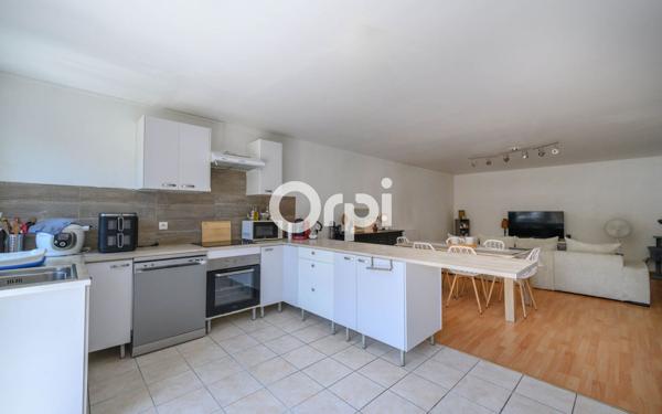 Immeuble à vendre    7 pièces •  Maubeuge