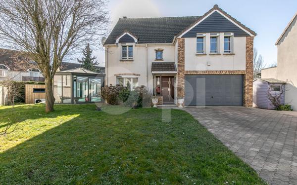 Maison à vendre    8 pièces • 200 m2 La Queue-en-Brie