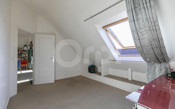 Maison à vendre    8 pièces • 200 m2 La Queue-en-Brie