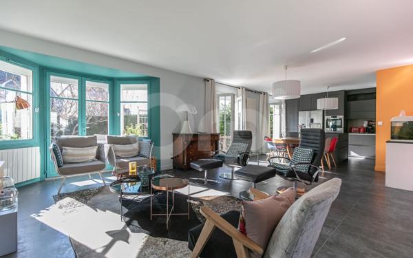 Maison à vendre    8 pièces • 200 m2 La Queue-en-Brie