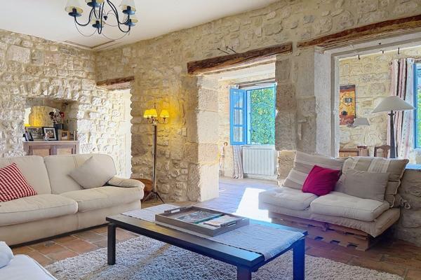 Vente Maison de luxe Uzès 9 Pièces 259 m²