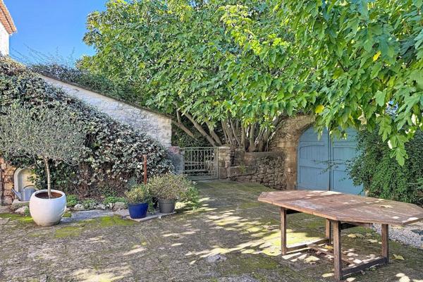 Vente Maison de luxe Uzès 9 Pièces 259 m²