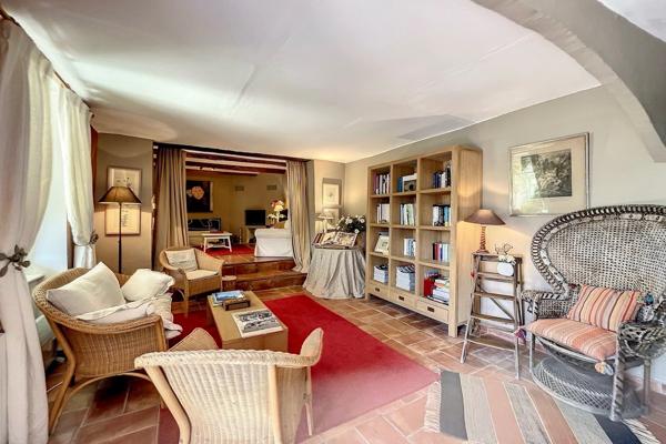 Vente Maison de luxe Uzès 7 Pièces 222 m²