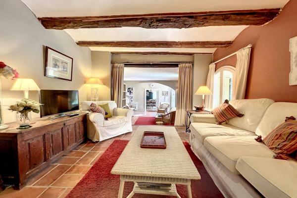 Vente Maison de luxe Uzès 7 Pièces 222 m²