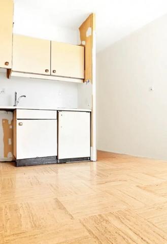 Studio vue mer avec parking et cave Villeneuve Loubet