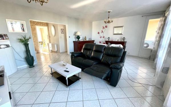 Appartement à vendre    3 pièces • 83 m2 Marseille 10