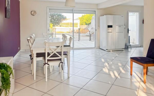 Maison à vendre    5 pièces •  Marseillan