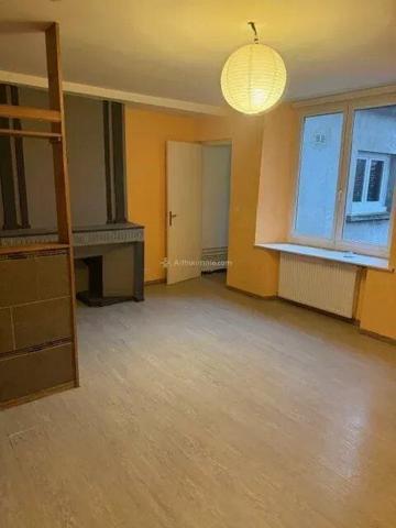 Location                                                      Appartement
                        
                     3 pièces                      61 m2                     à Langres