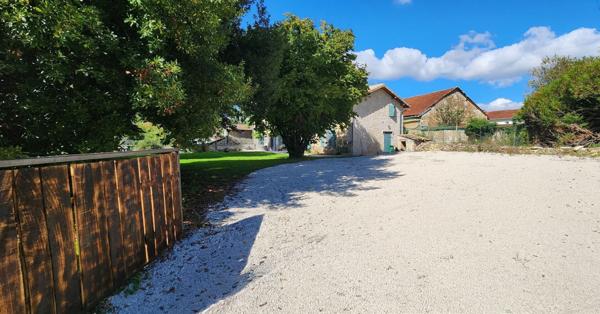 CHAUNAY - MAISON PIERRE - 4 CHAMBRES - JARDIN - DEPENDANCES
