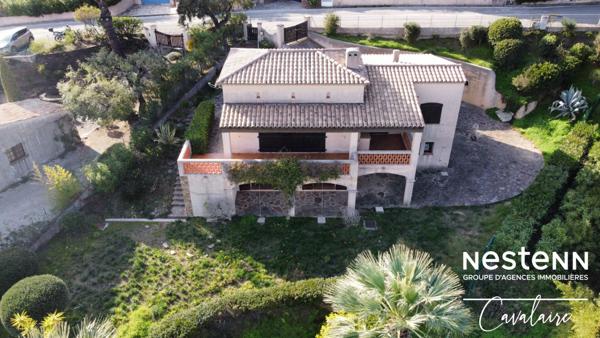 Villa vue mer 130 m² sur terrain piscinable avec garage à Cavalaire proche de Bonporteau