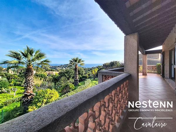 Villa vue mer 130 m² sur terrain piscinable avec garage à Cavalaire proche de Bonporteau