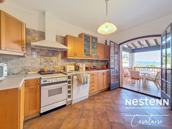 Villa vue mer 130 m² sur terrain piscinable avec garage à Cavalaire proche de Bonporteau