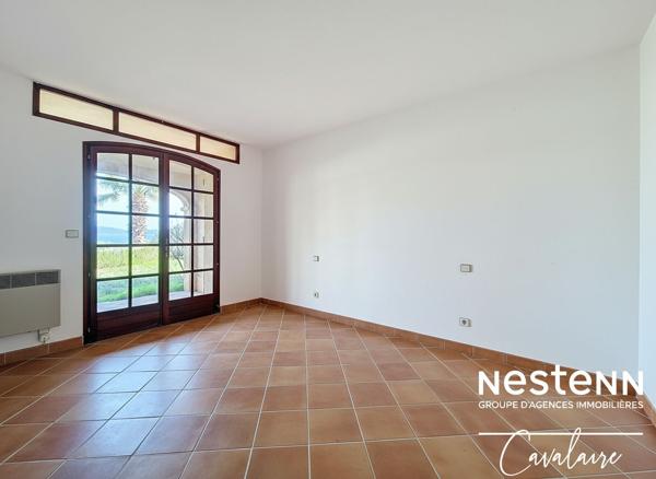 Villa vue mer 130 m² sur terrain piscinable avec garage à Cavalaire proche de Bonporteau