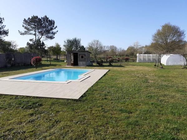 Maison familiale avec piscine – 4 chambres – Terrain clos 1 900 m²