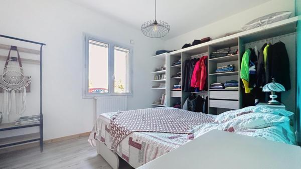 Maison familiale avec piscine – 4 chambres – Terrain clos 1 900 m²