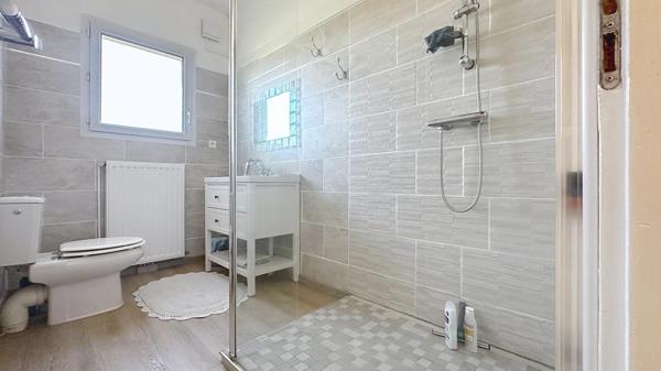 Maison familiale avec piscine – 4 chambres – Terrain clos 1 900 m²